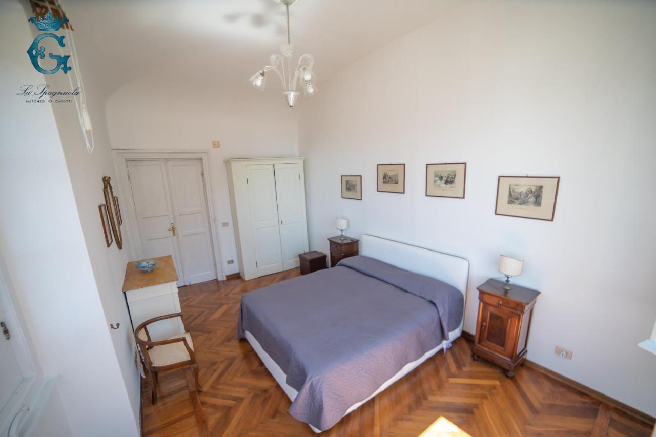 La Spagnuola - Villa Cinquecentesca Sul Mare Con Parco Privato Savona Exterior photo